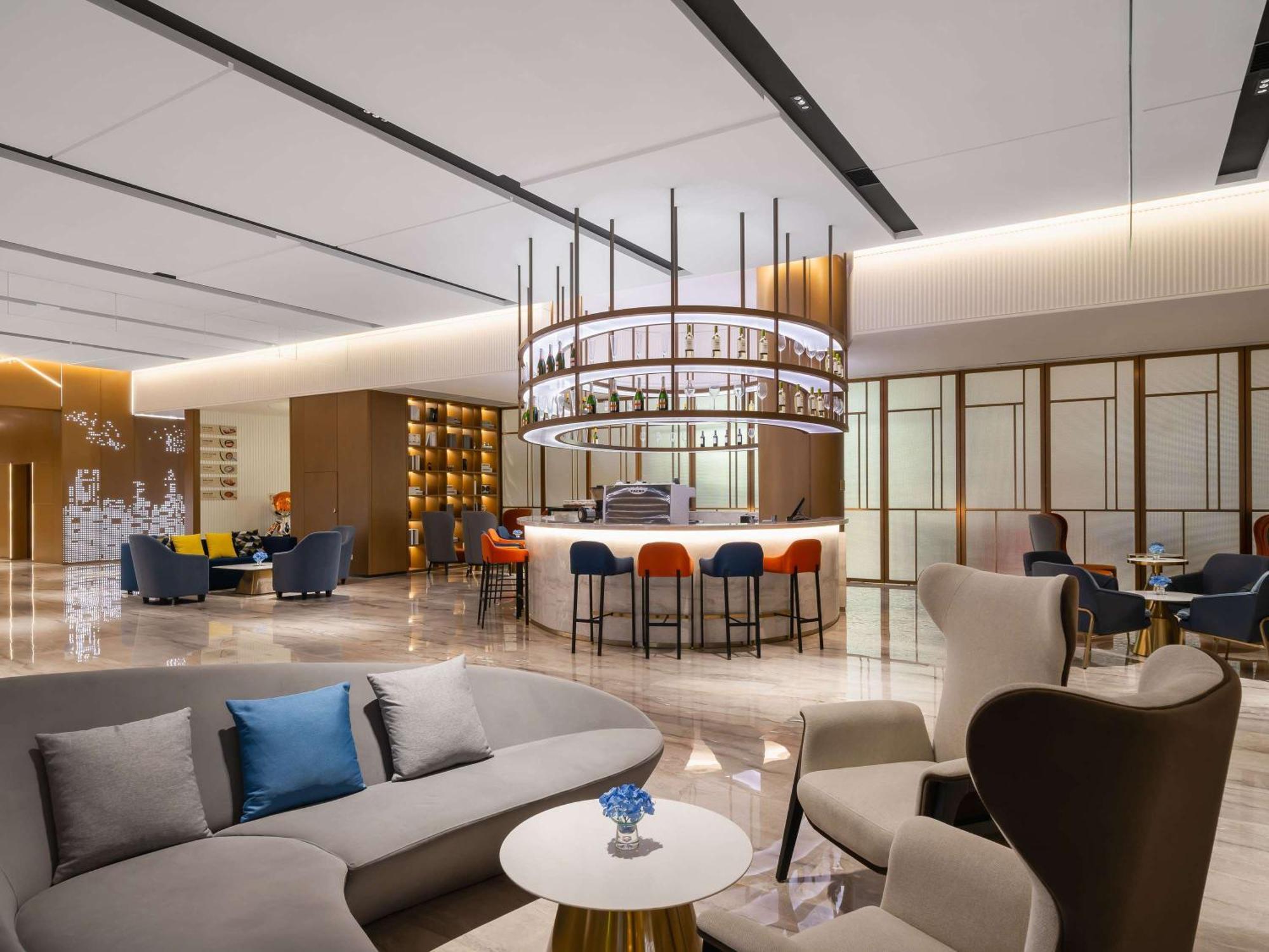 Novotel Guangzhou Baiyun Airport - Canton Fair Free Shuttle Bus & Official Registration Agency Eksteriør billede